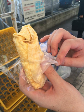 Illustration for article titled Japan Has Crepe Vending Machines